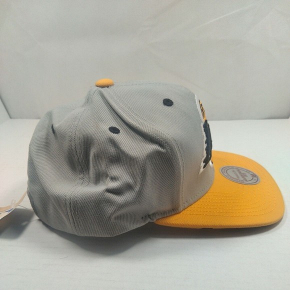 Mitchell & Ness Los Angeles Lakers Snapback Hat - Gray/Yellow new old stock - Picture 5 of 10